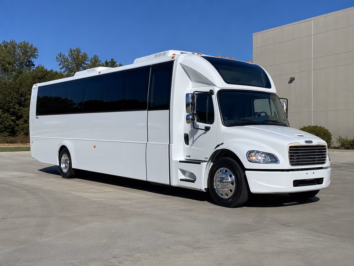 cedar park 28 passenger party bus
