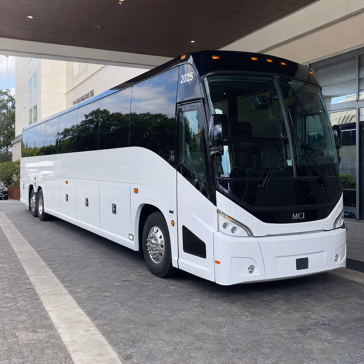 cedar park 54 passenger charter bus